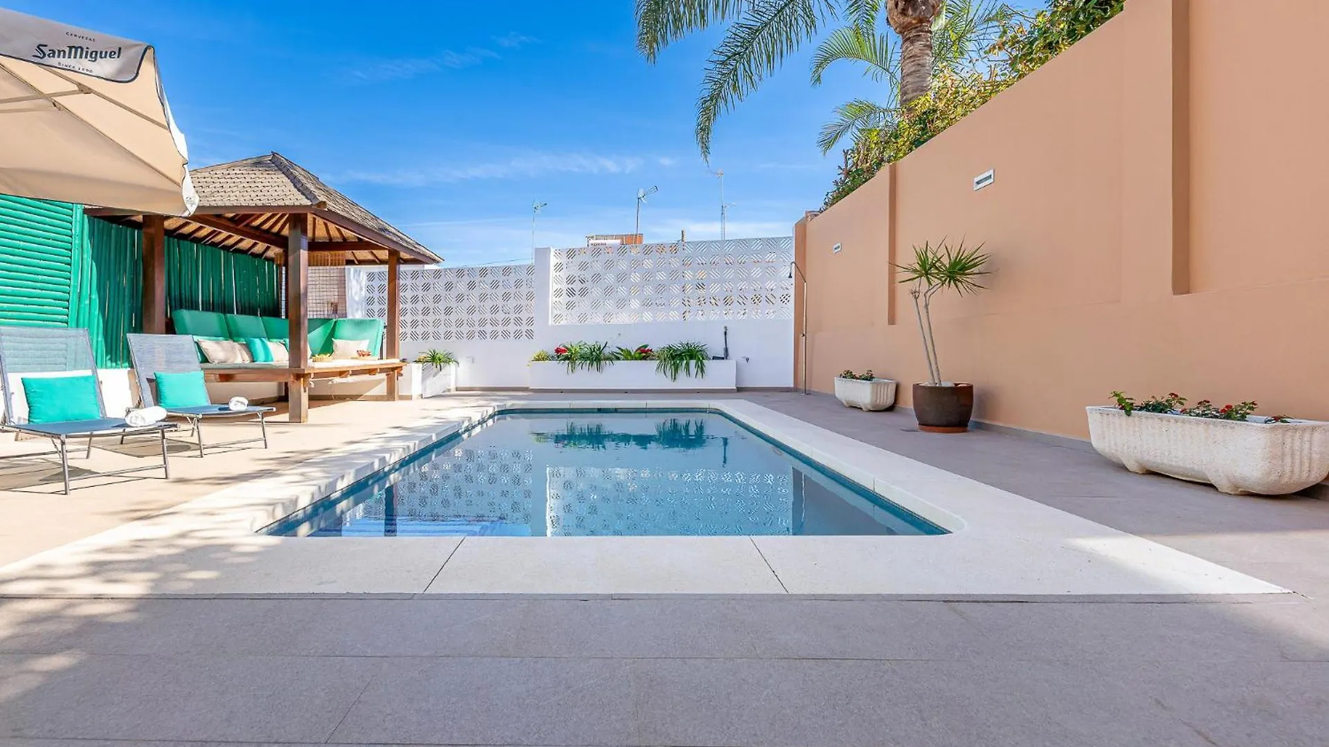 797 Holiday Rentals - Hermosa Villa En Playamar Torremolinos Spain
